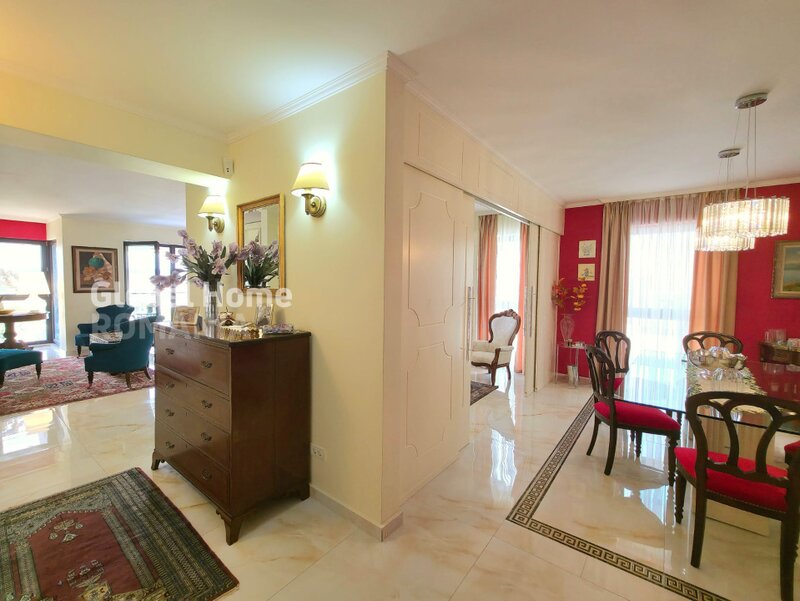 Pitesti Residence, I C Bratianu 54, panoramic view - 4 rooms - parking.